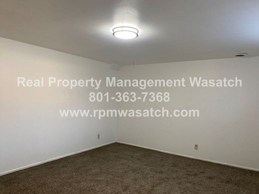 448 E Penney Ave #C - Photo 2 of 10