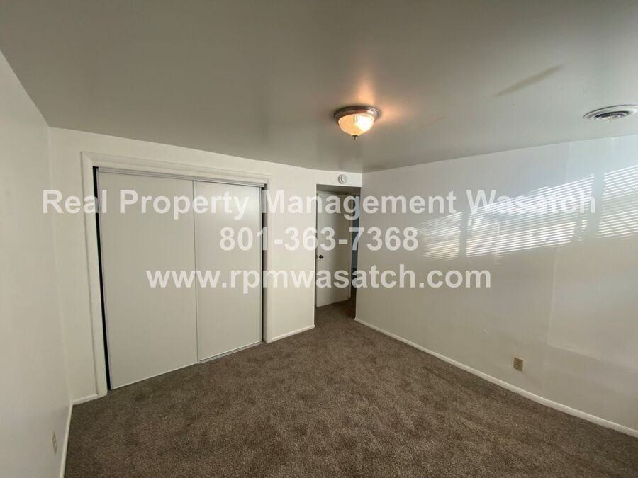 448 E Penney Ave #C - Photo 5 of 10