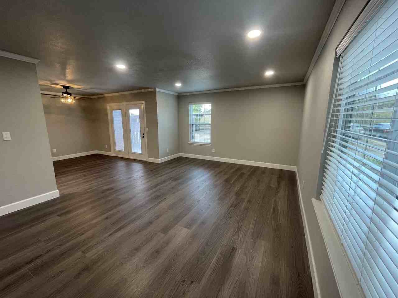 4400 Hemingway Dr #115 - Photo 7 of 50