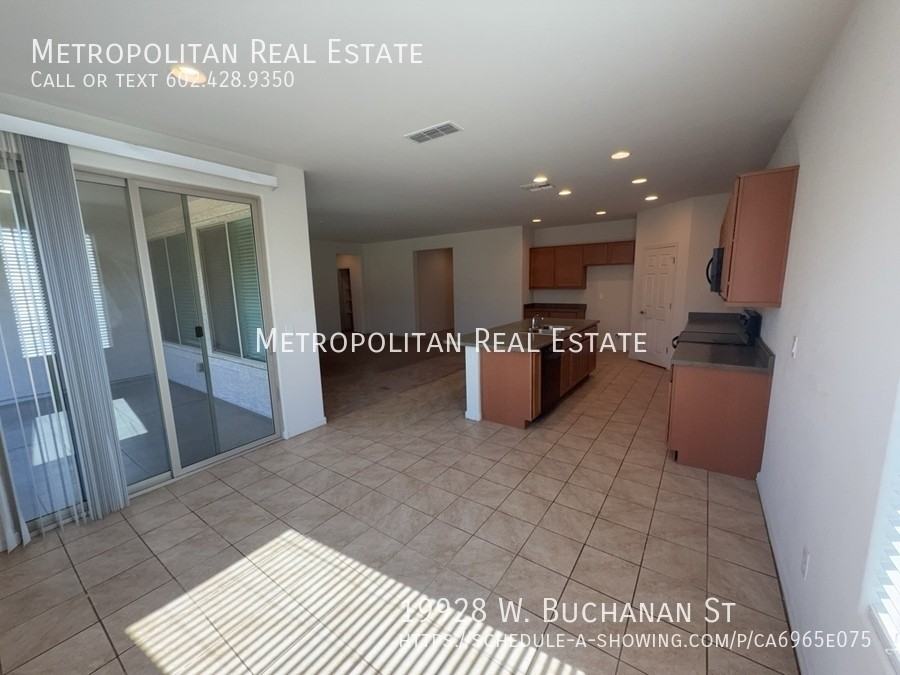 19928 W Buchanan St - Photo 3 of 19