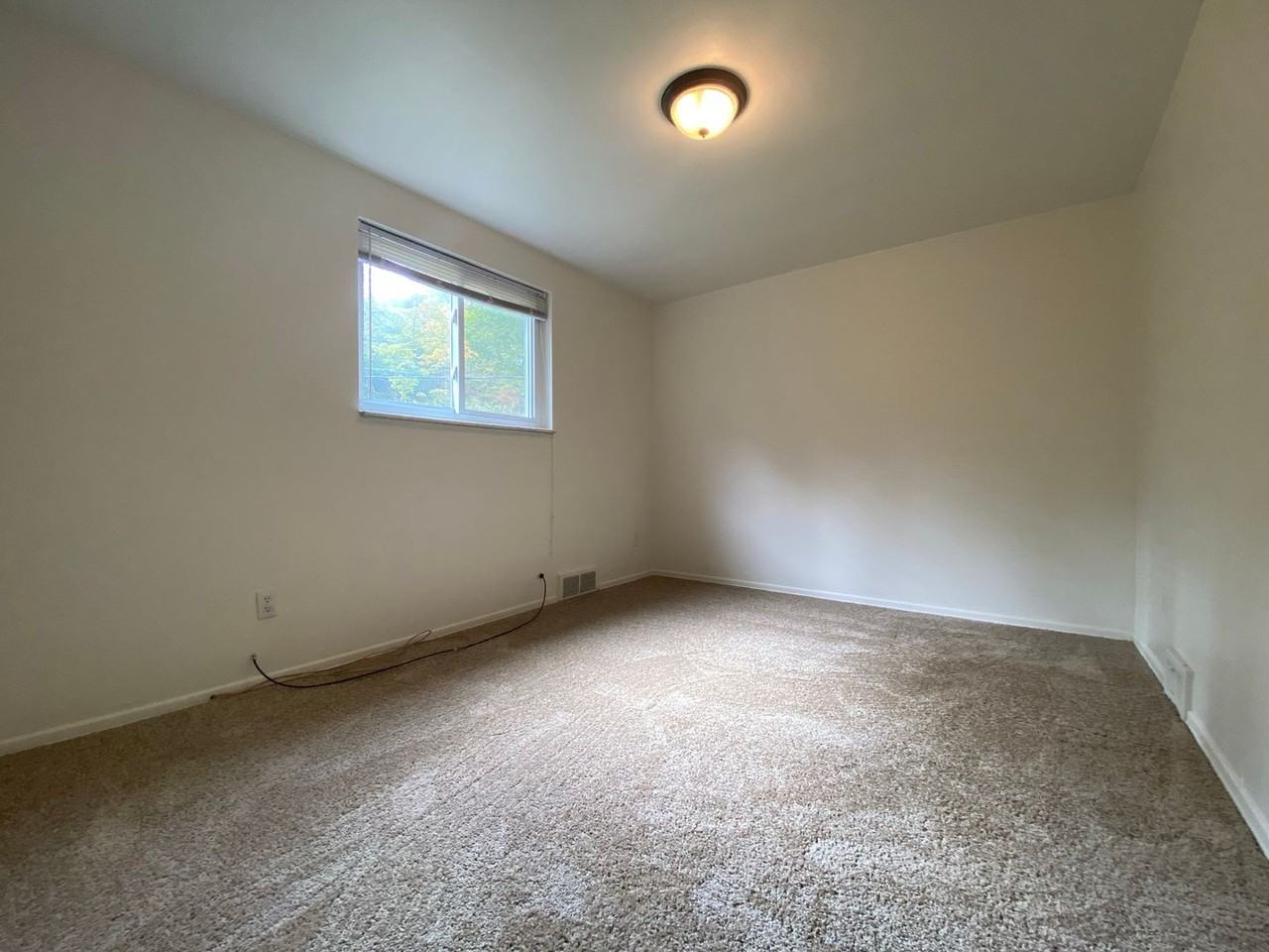 368 Chapel Pl - Photo 7 of 10