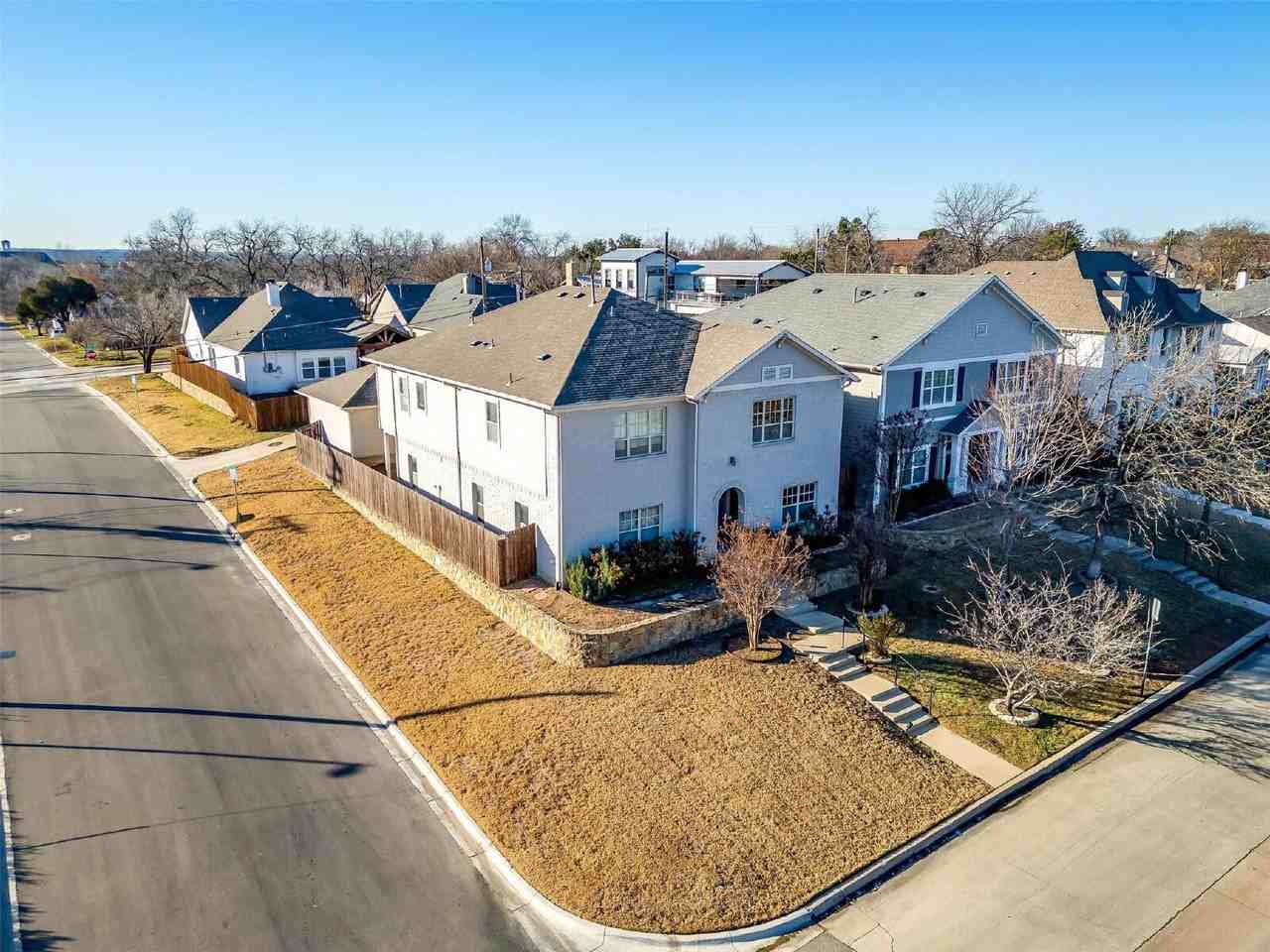 3703 Byers Ave - Photo 2 of 25