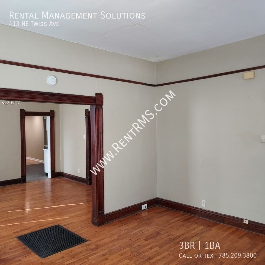 413 Ne Twiss Ave - Photo 6 of 40