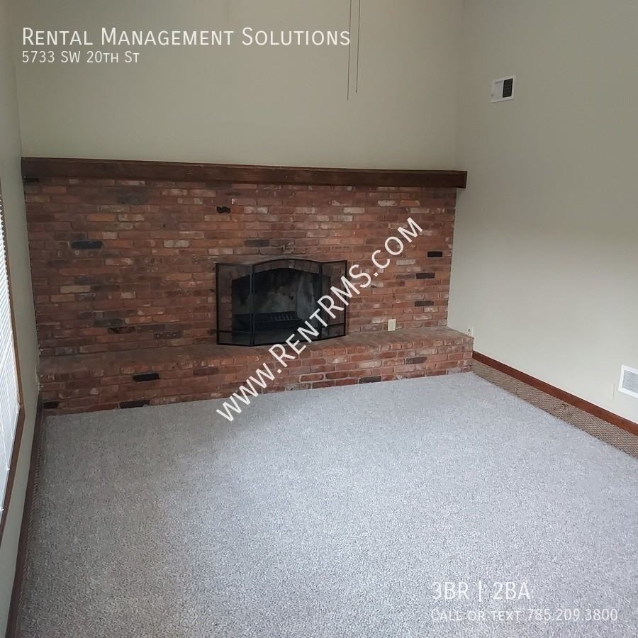 5733 Sw 20th St - Photo 2 of 32