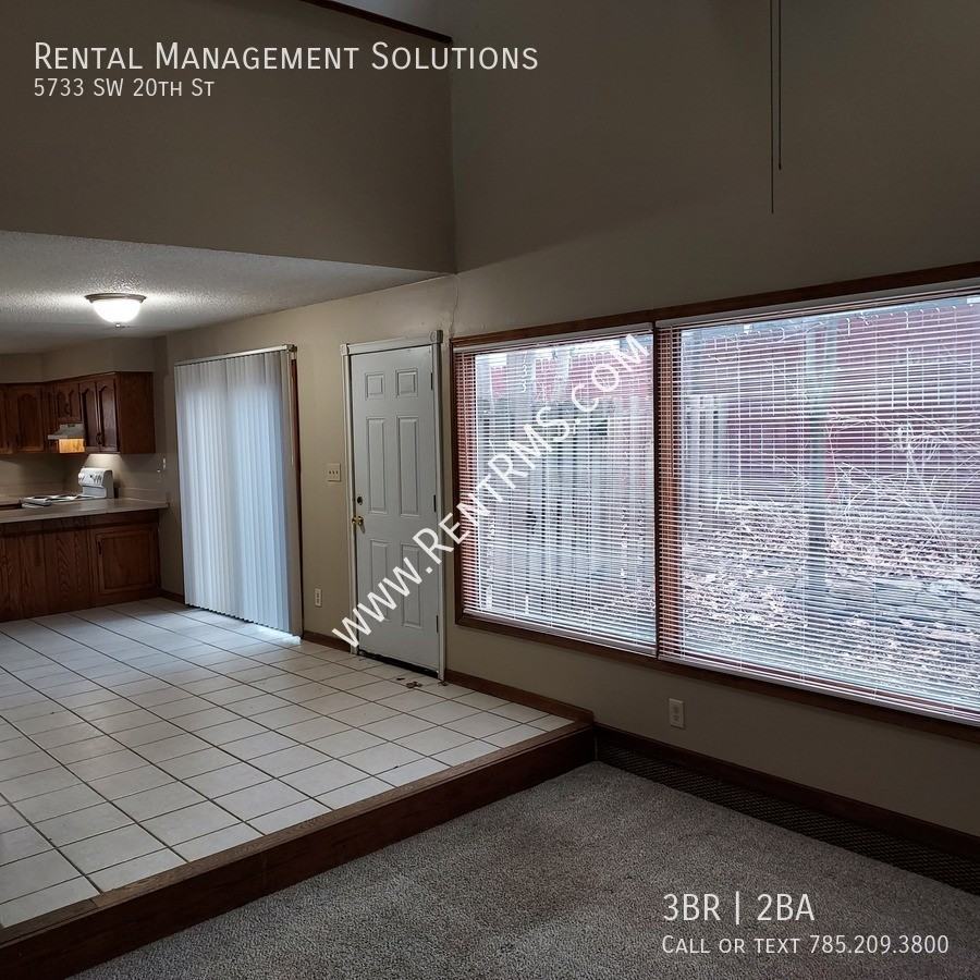 5733 Sw 20th St - Photo 5 of 32