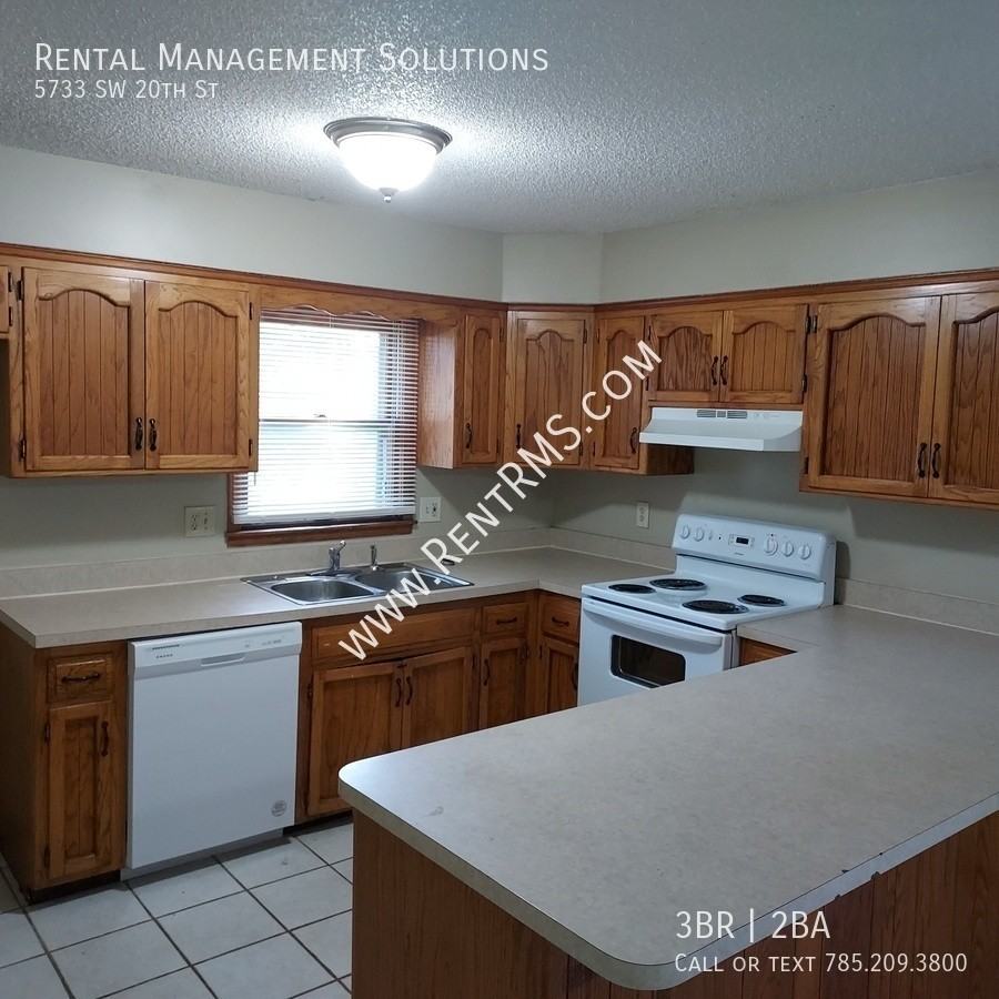 5733 Sw 20th St - Photo 7 of 32