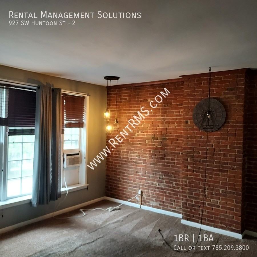 927 Sw Huntoon St #2 - Photo 3 of 16