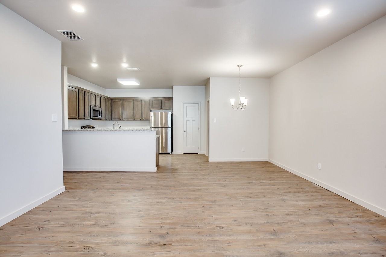 5519 121st St - Photo 3 of 17