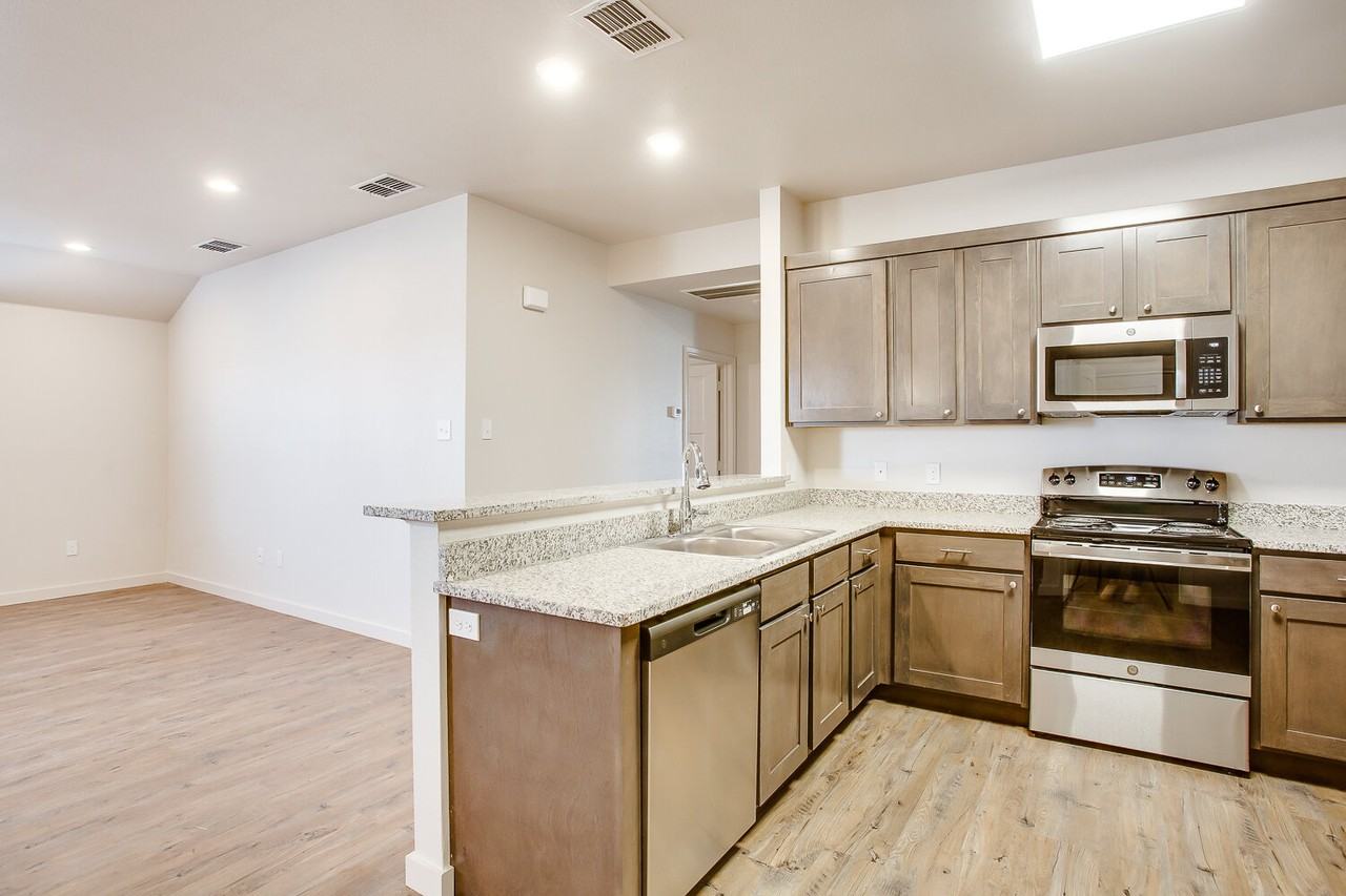 5519 121st St - Photo 7 of 17