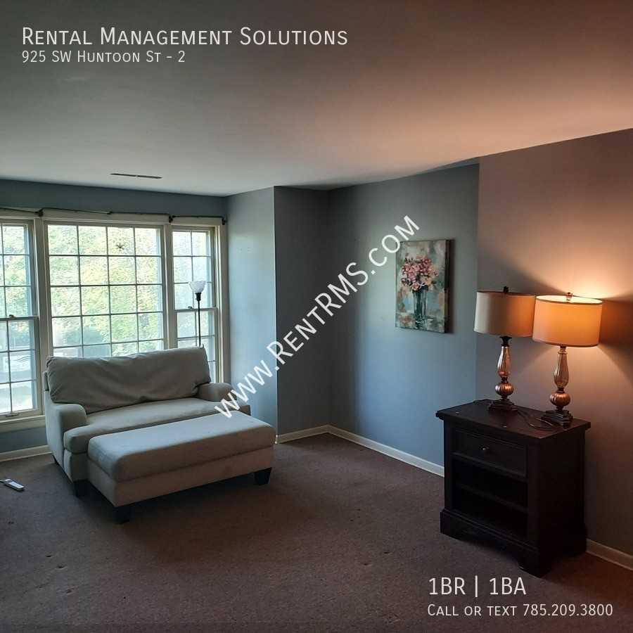925 Sw Huntoon St #2 - Photo 2 of 12