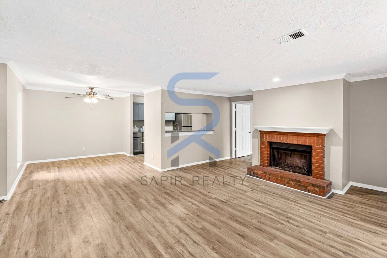 5537 Mountain Springs Cir - Photo 2 of 22