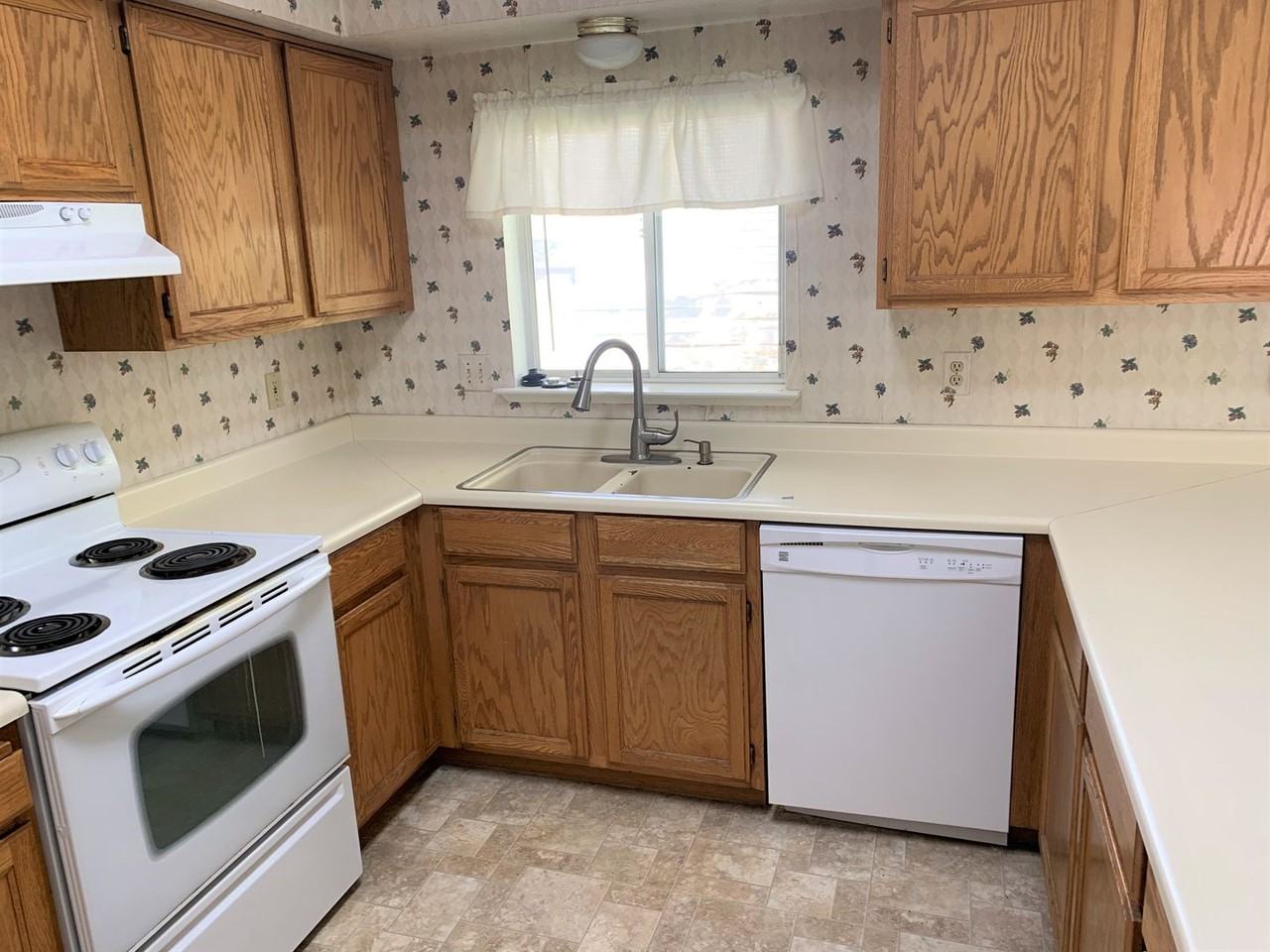 2770 Jennings Way - Photo 3 of 12