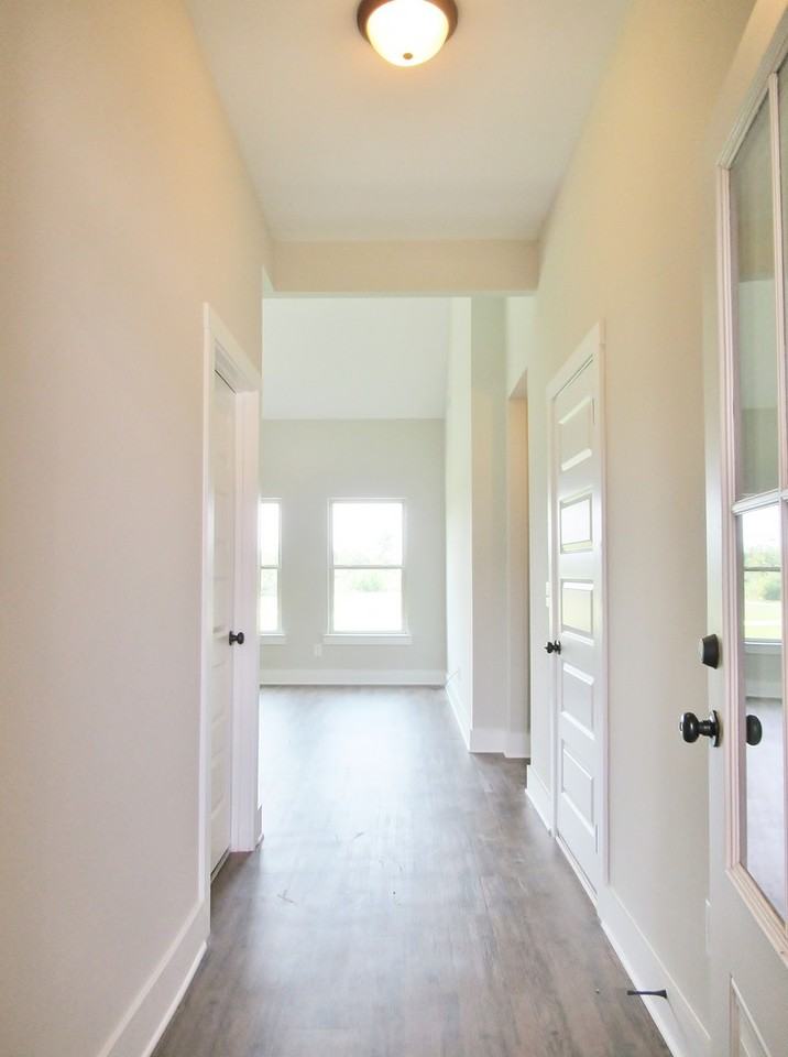 932 11th Ct - Photo 2 of 23