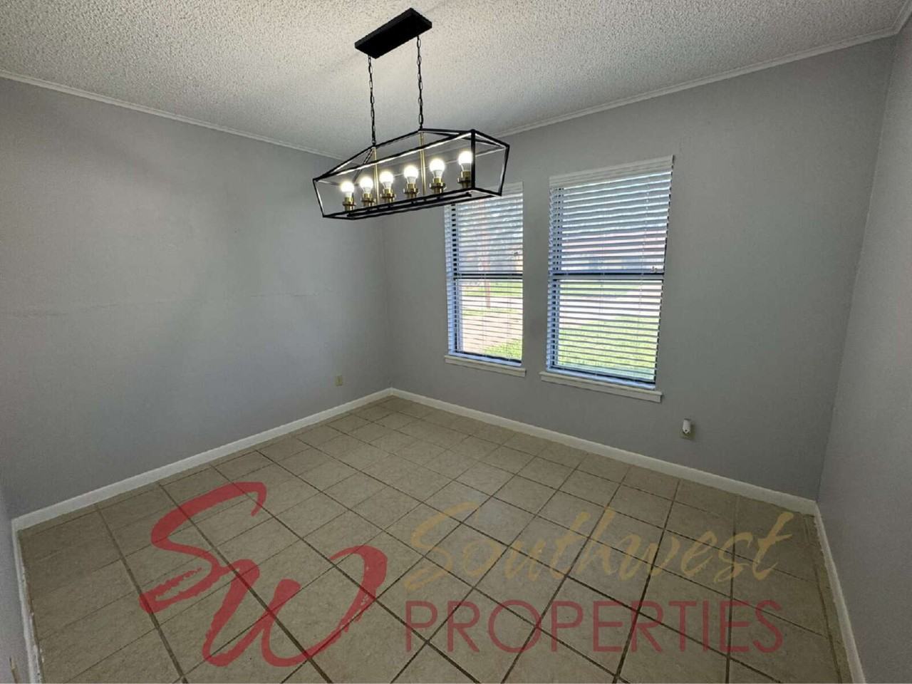 207 Sharp Dr - Photo 5 of 15