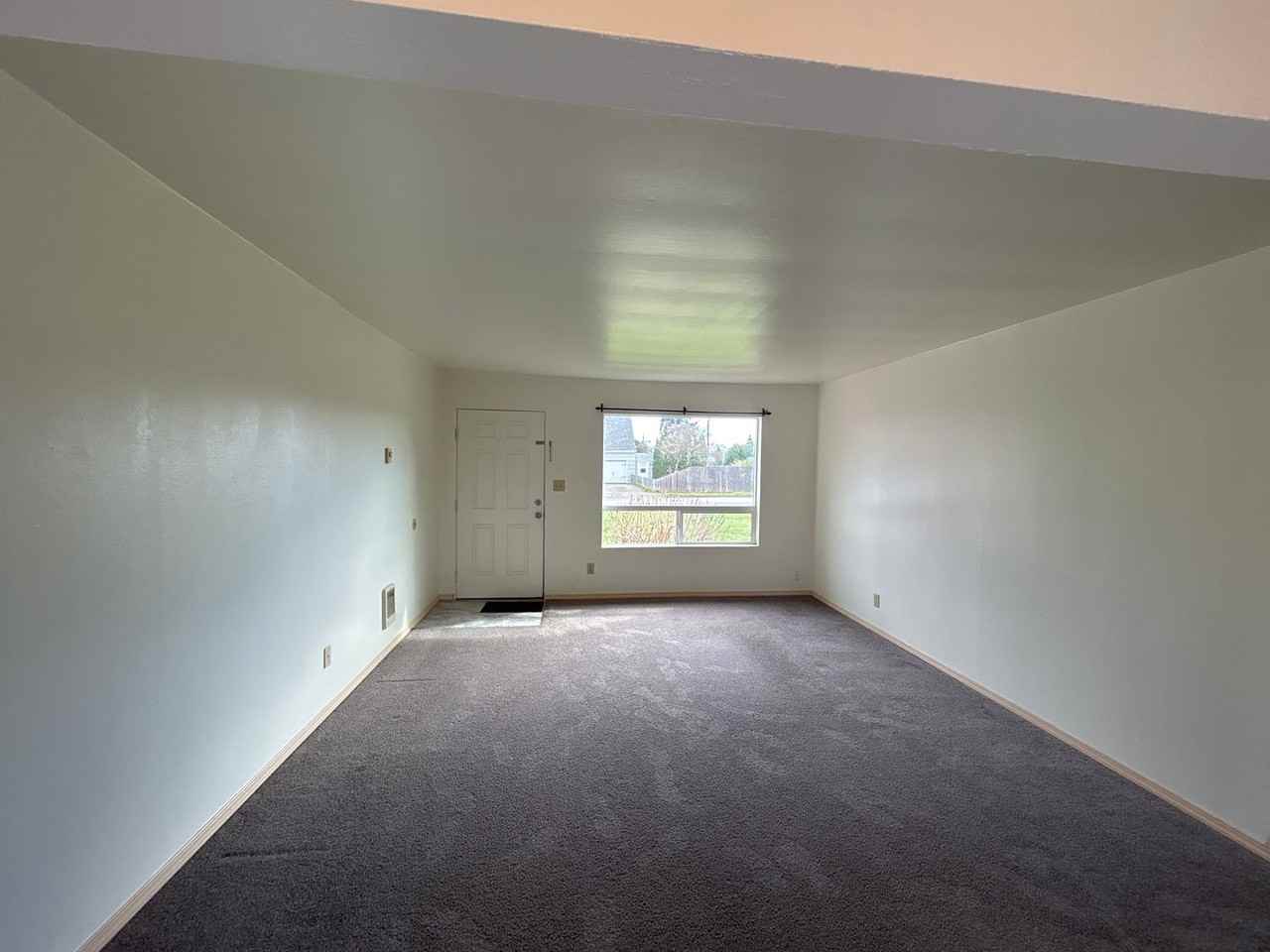 1127 32nd Ave - Photo 2 of 13