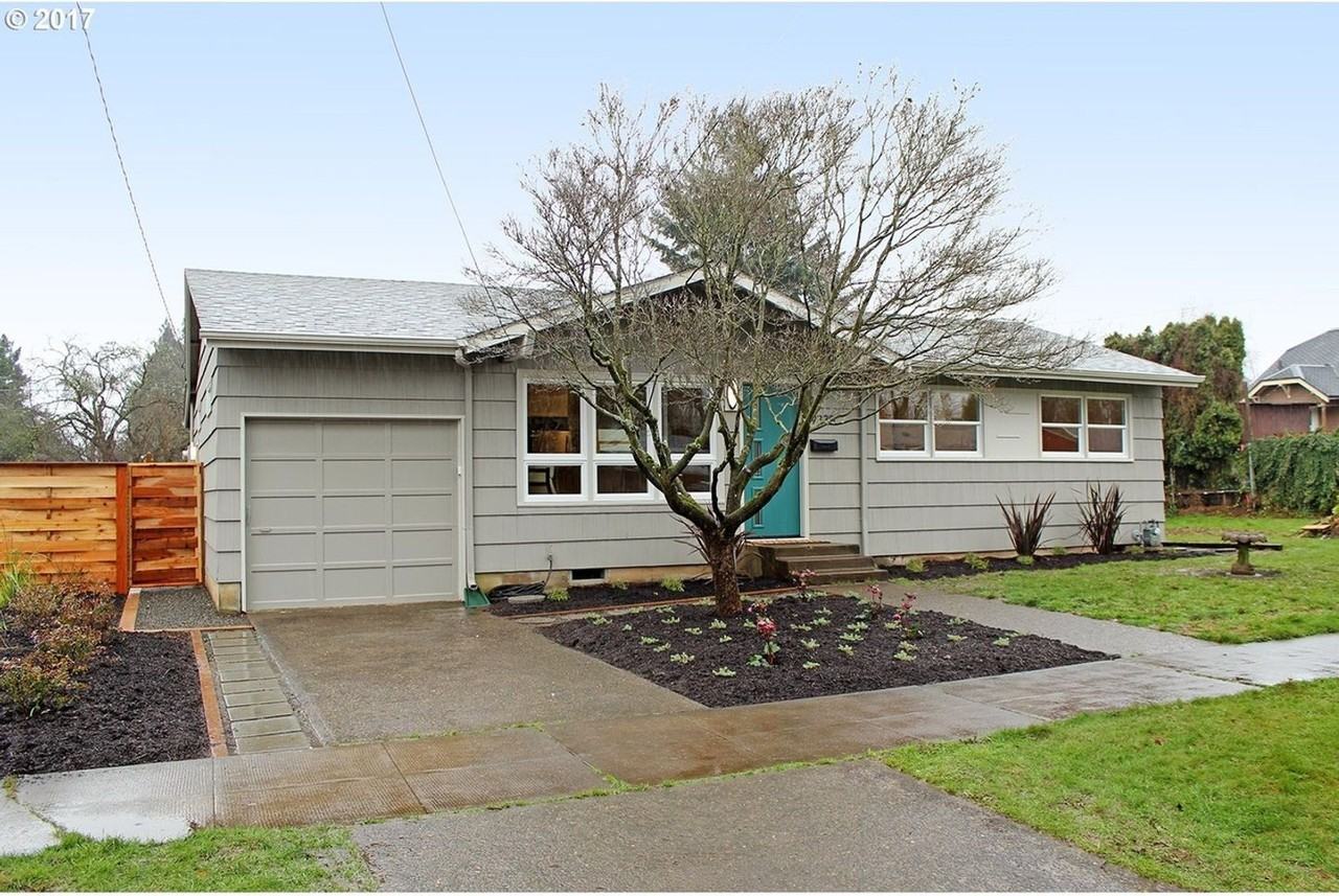 9330 N Fairhaven Ave - Photo 2 of 17