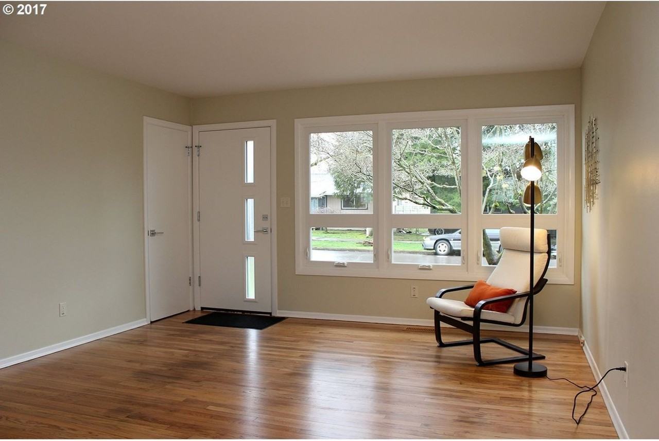 9330 N Fairhaven Ave - Photo 3 of 17