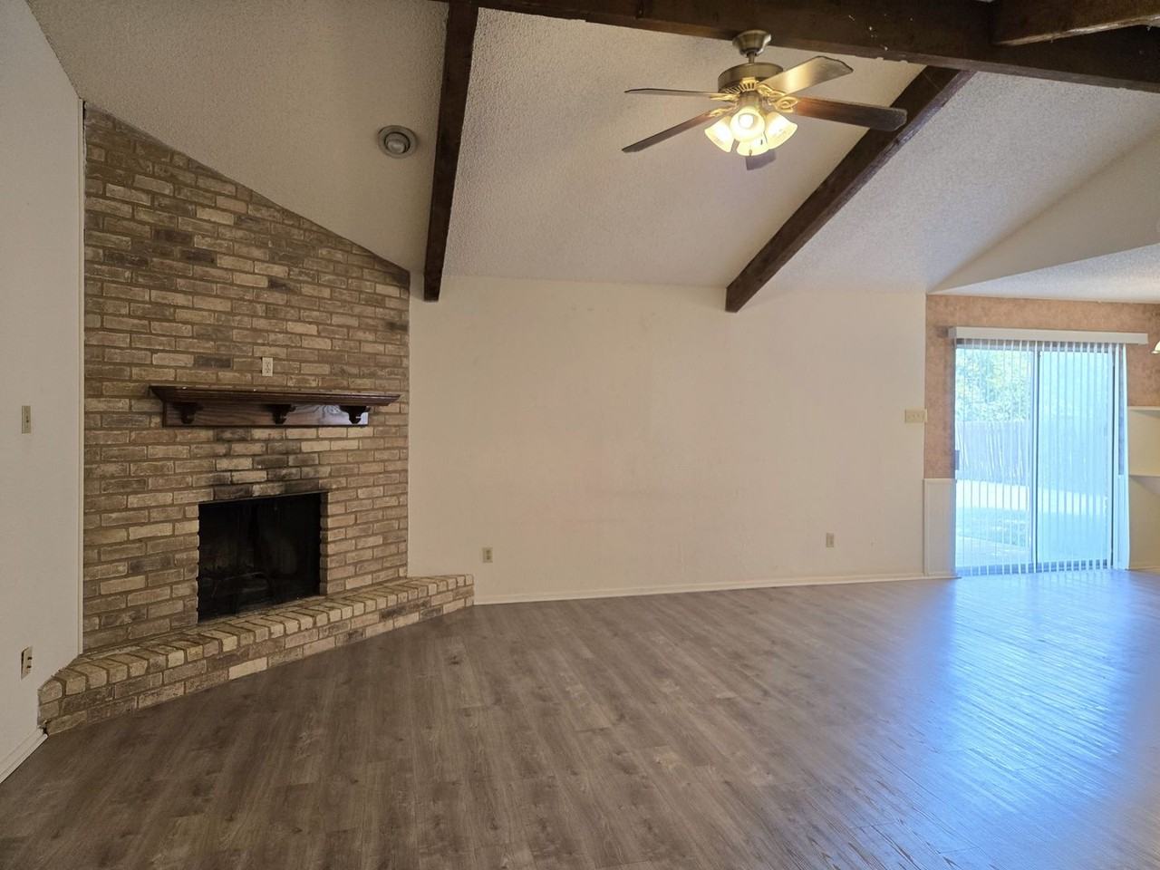 136 Bowie Ln - Photo 2 of 16