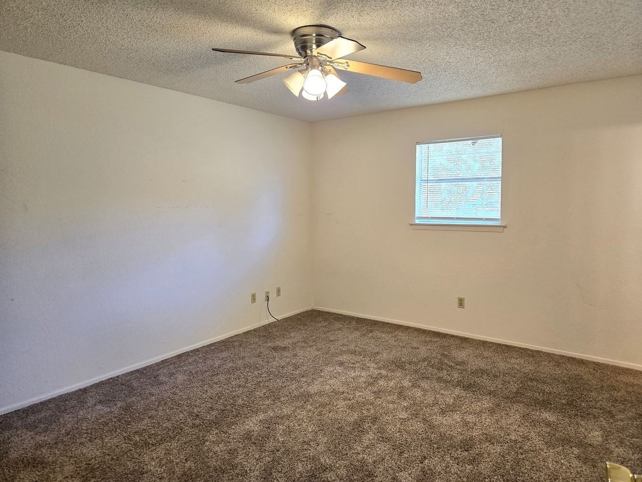 136 Bowie Ln - Photo 7 of 16