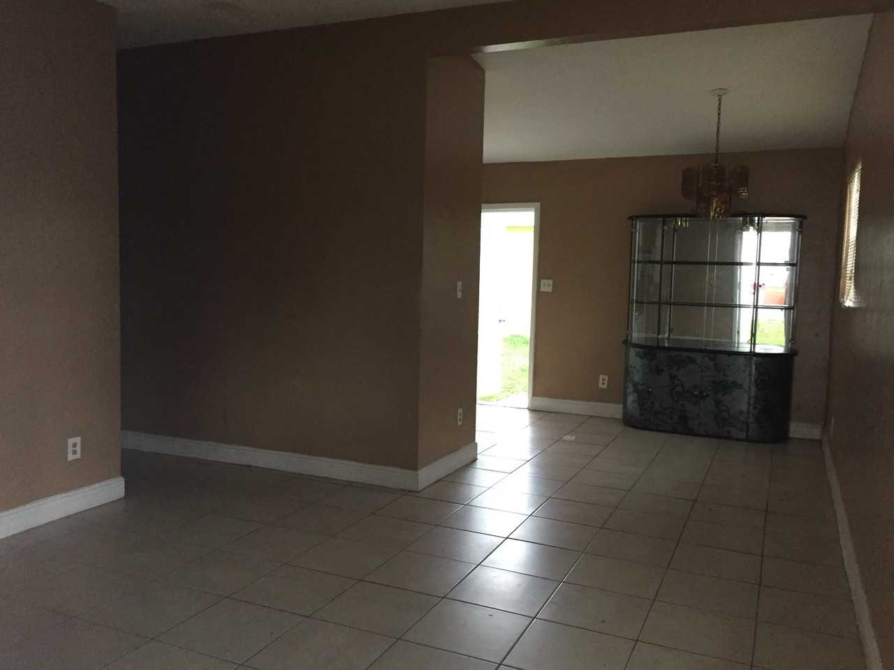 3025 Nw 8th Rd - Photo 2 of 13