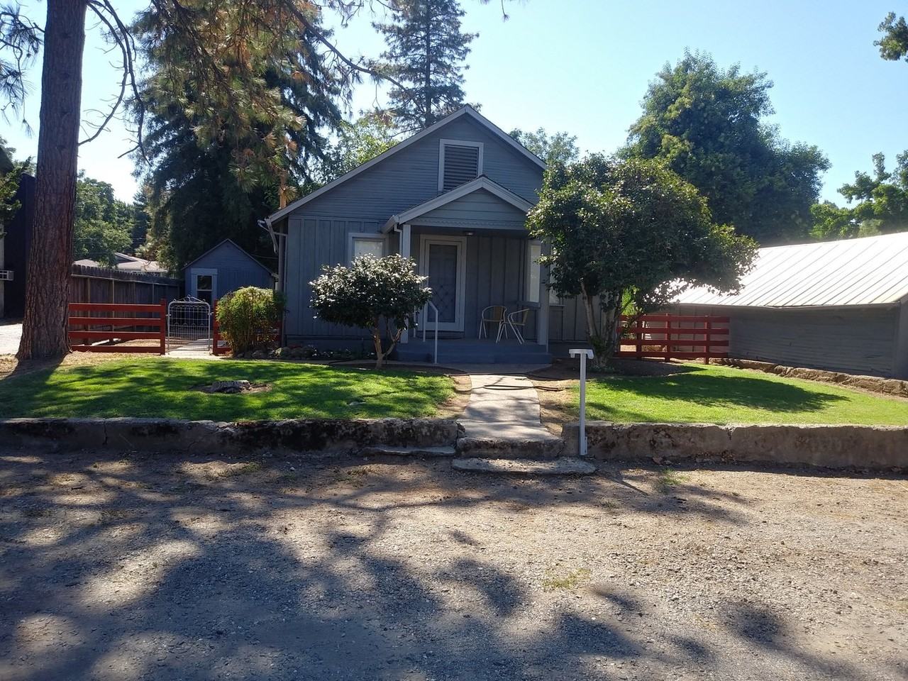 1831 Spruce Ave - Photo 6 of 7