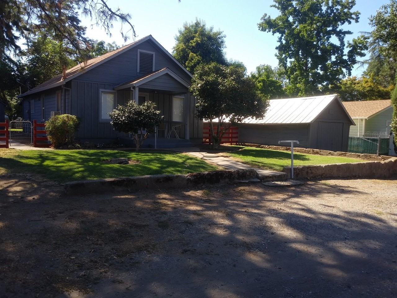 1831 Spruce Ave - Photo 7 of 7