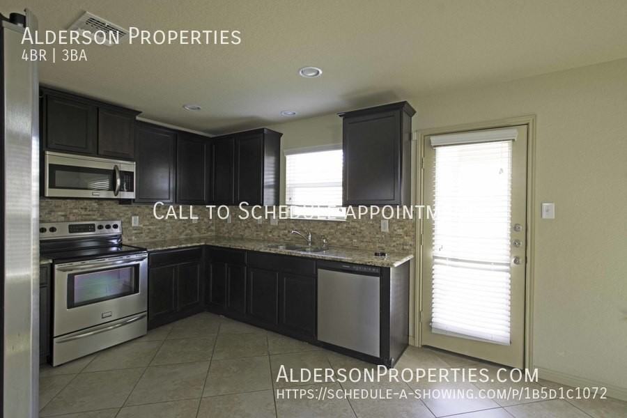 864 Foxfire Dr - Photo 4 of 14