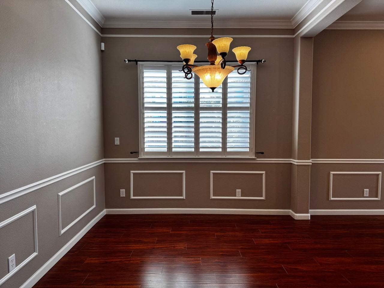 3257 Lester Ave - Photo 7 of 42