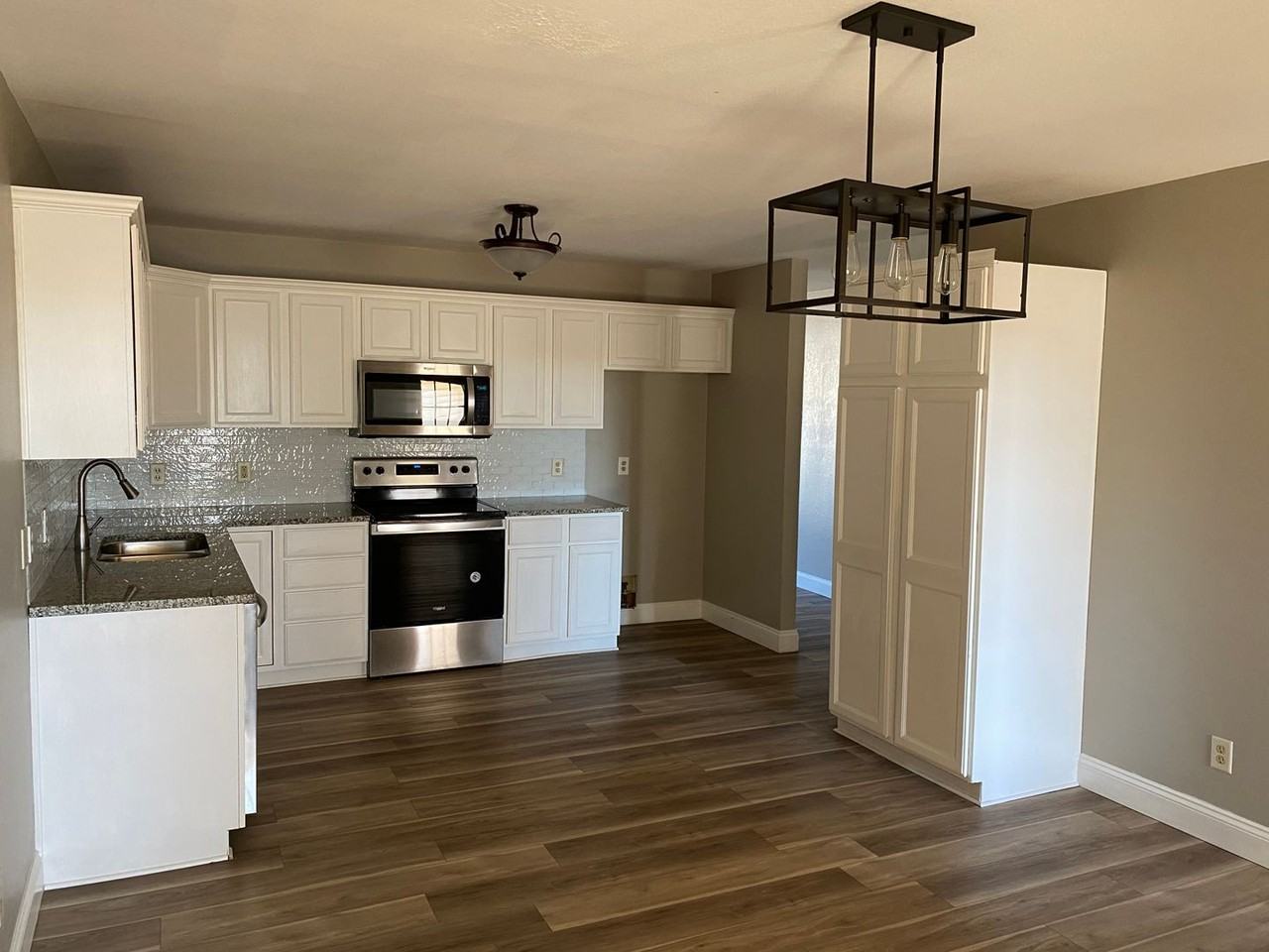 1278 S Pinhook Dr - Photo 3 of 11