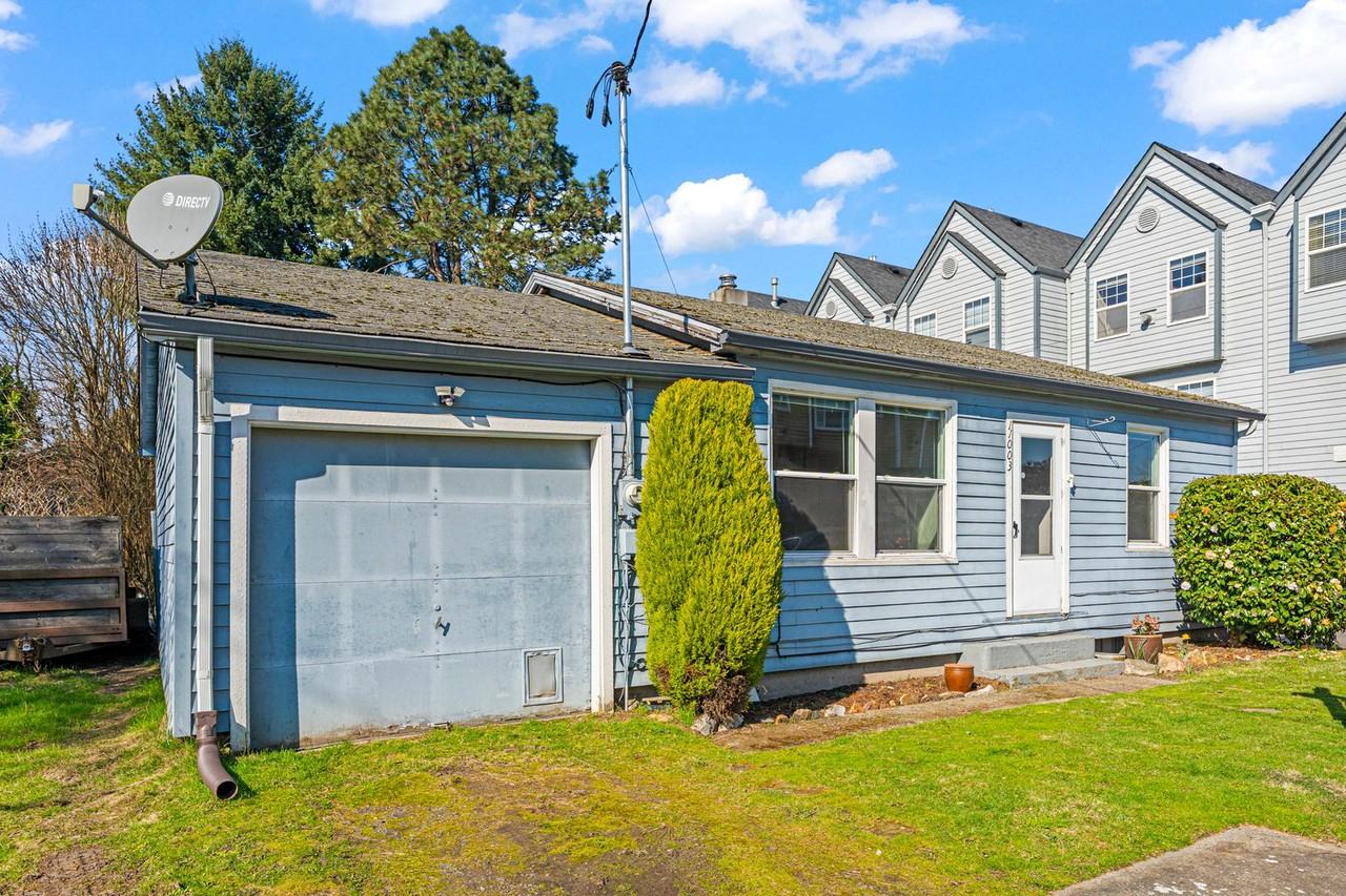 11003 Ne 3rd Ave - Photo 2 of 24