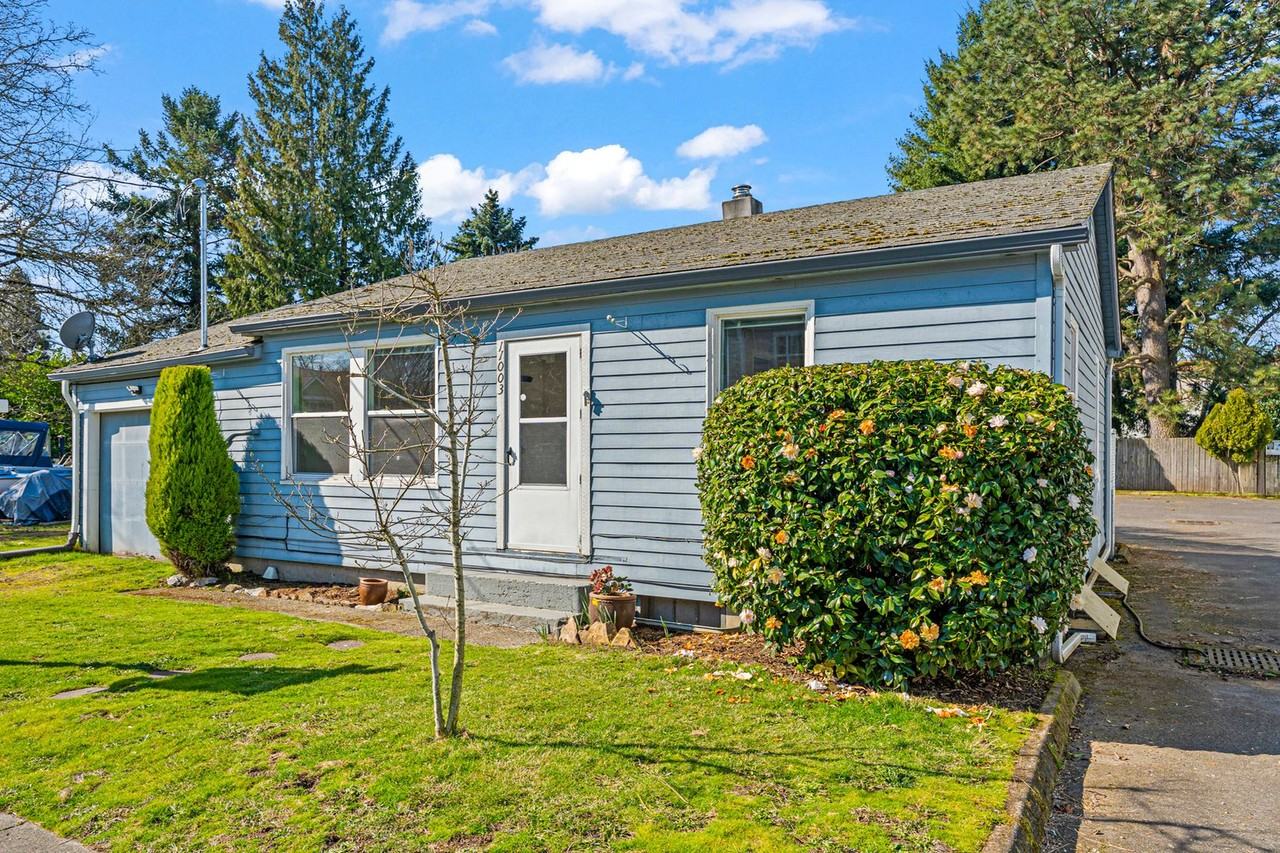 11003 Ne 3rd Ave - Photo 4 of 24