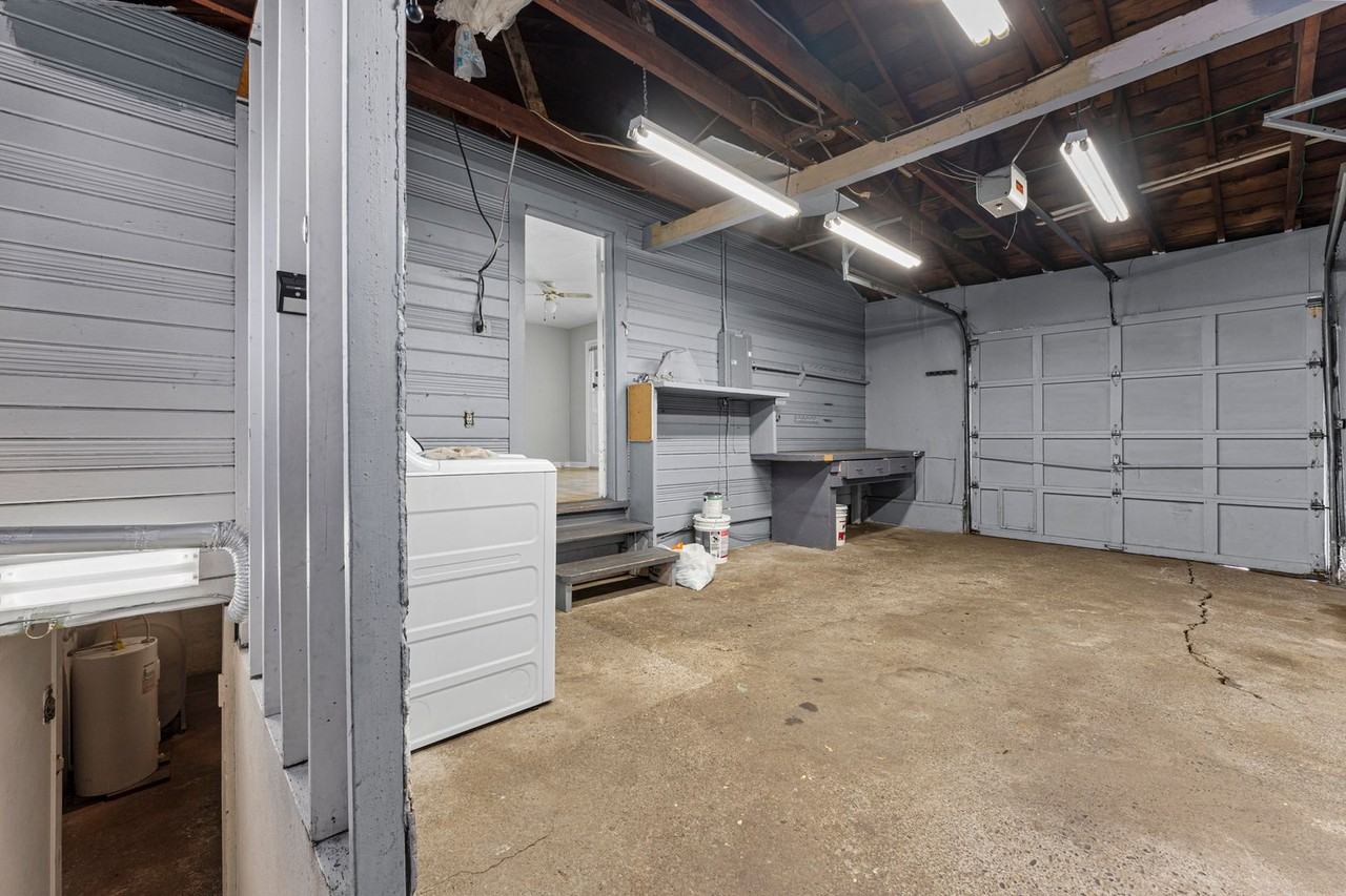 11003 Ne 3rd Ave - Photo 7 of 24