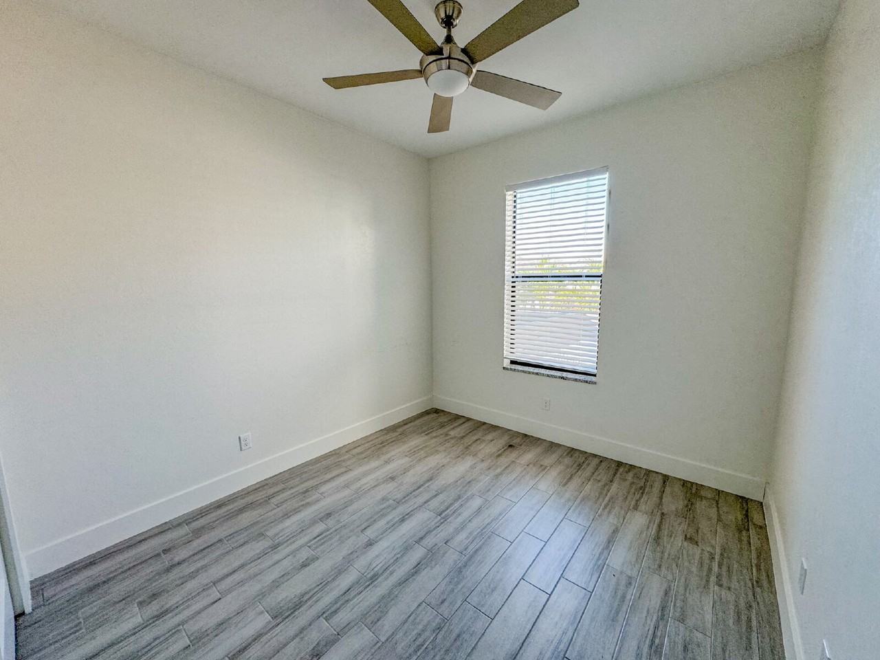 2709 Magdalina Dr #B102 - Photo 6 of 15