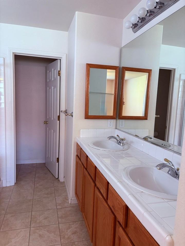 12810 Marradi Ave - Photo 7 of 14