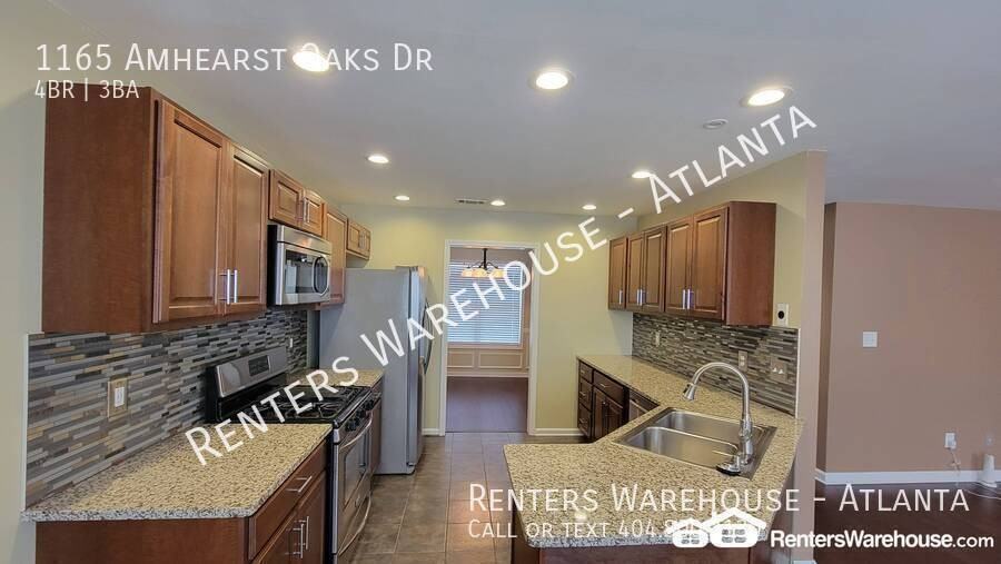 1165 Amhearst Oaks Dr - Photo 4 of 26