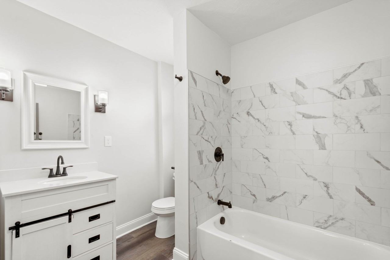 1722 Crosby Ave - Photo 2 of 22