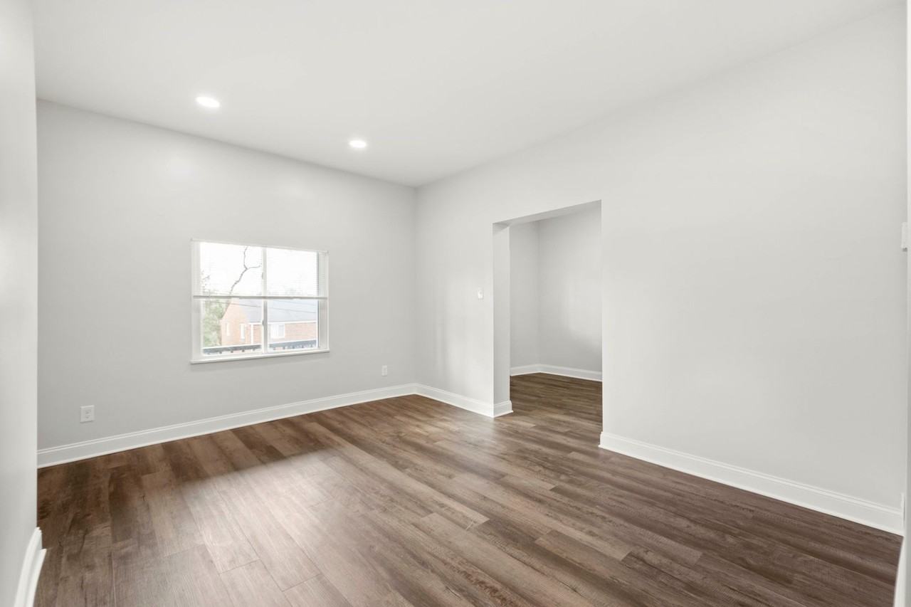 1722 Crosby Ave - Photo 5 of 22