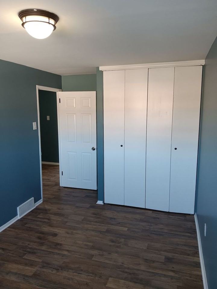 1310 Patrick Henry Pl - Photo 3 of 5