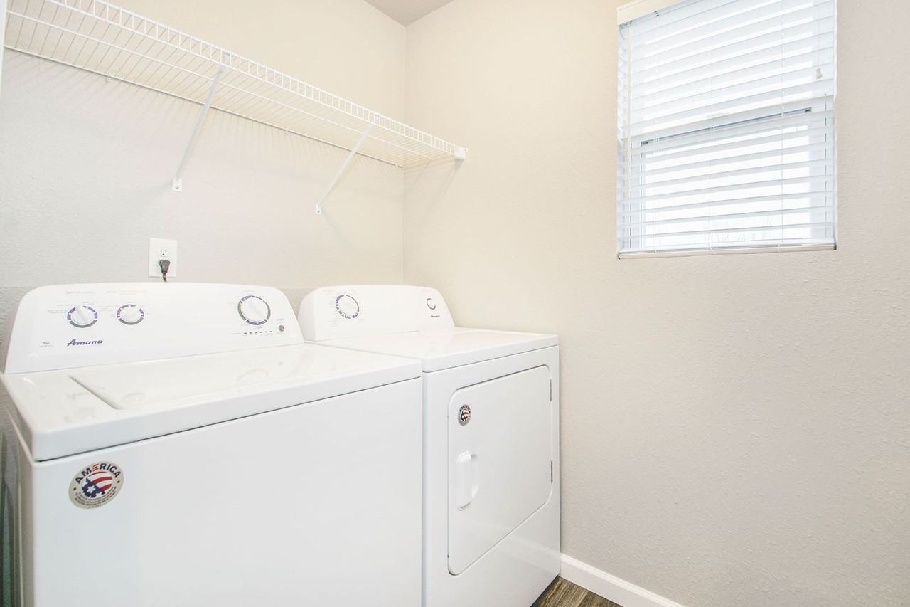 4933 Meadow Brown Dr - Photo 3 of 28