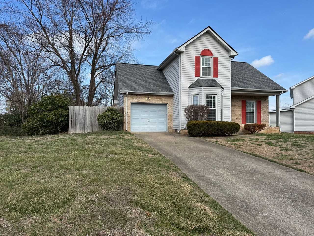 819 Chancery Ln - Photo 2 of 28