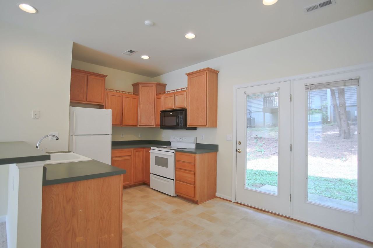 1811 Webland Ter - Photo 3 of 18