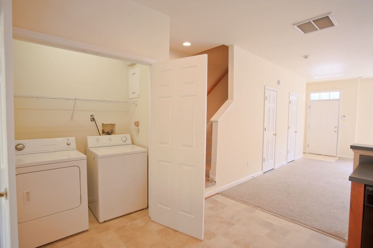 1811 Webland Ter - Photo 4 of 18