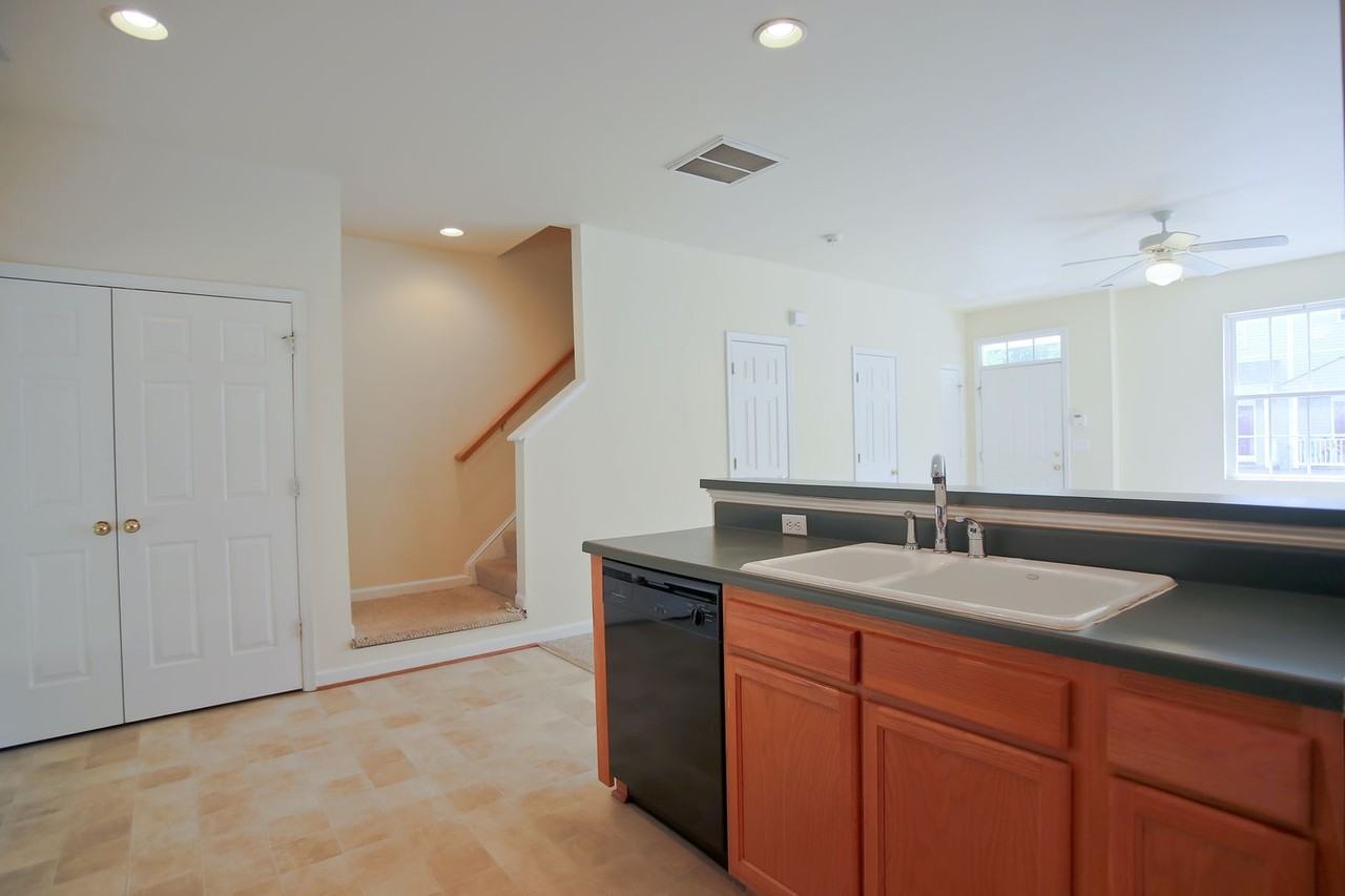 1811 Webland Ter - Photo 7 of 18