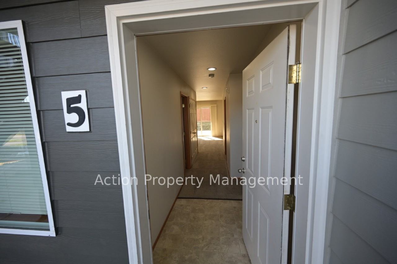 1312 Campbell Ave #5 - Photo 3 of 22