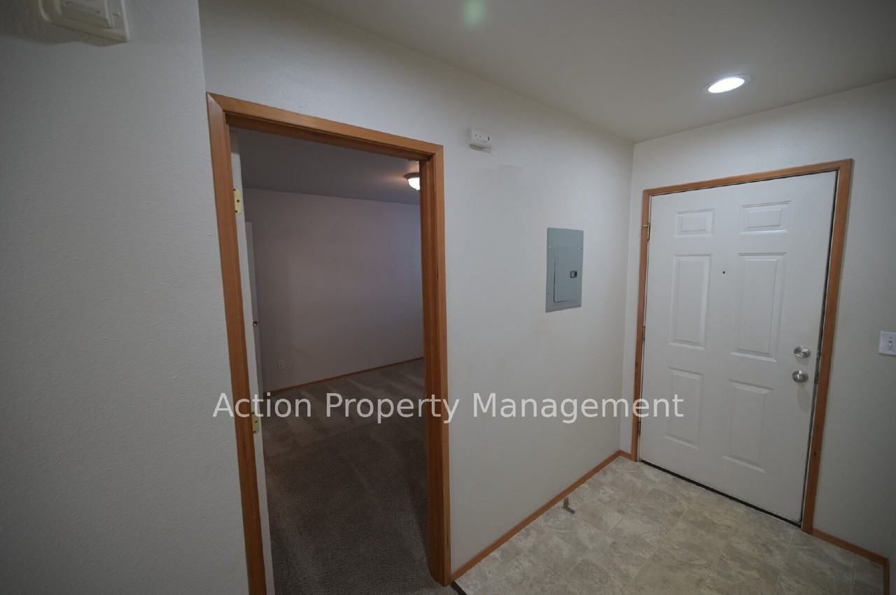 1312 Campbell Ave #5 - Photo 4 of 22