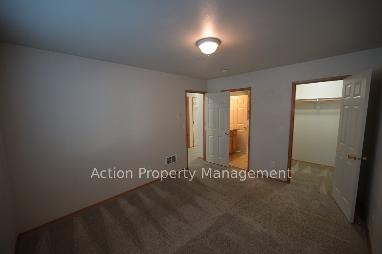 1312 Campbell Ave #5 - Photo 6 of 22