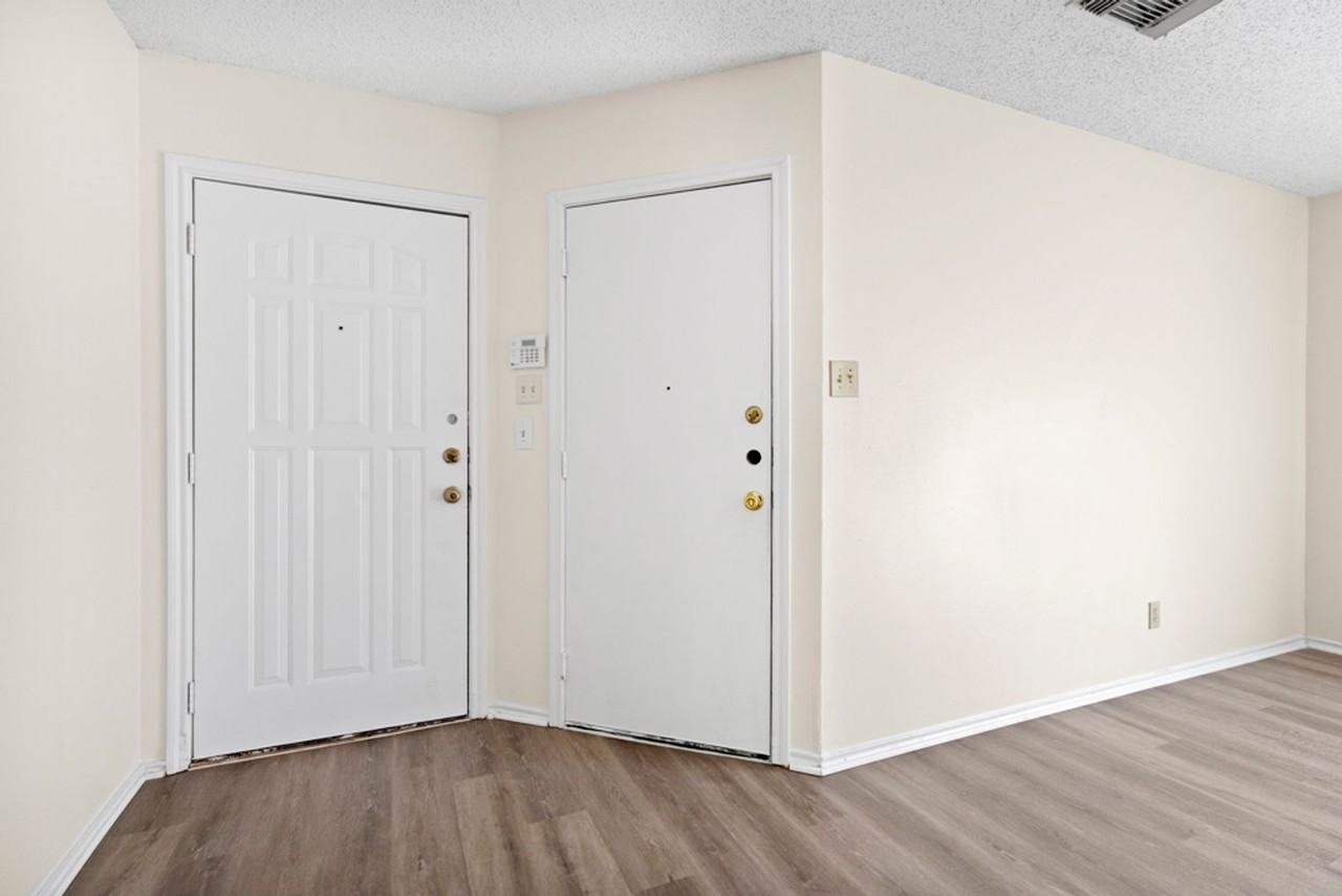 9711 Arcade Rdg - Photo 5 of 32