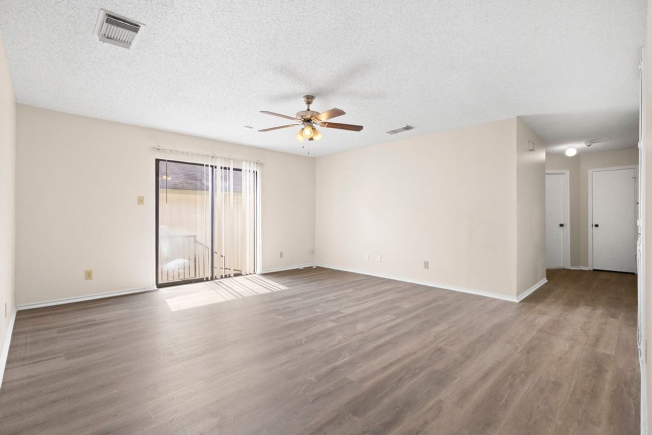 9711 Arcade Rdg - Photo 6 of 32