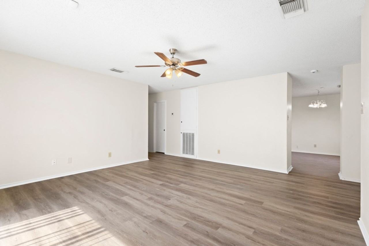 9711 Arcade Rdg - Photo 7 of 32