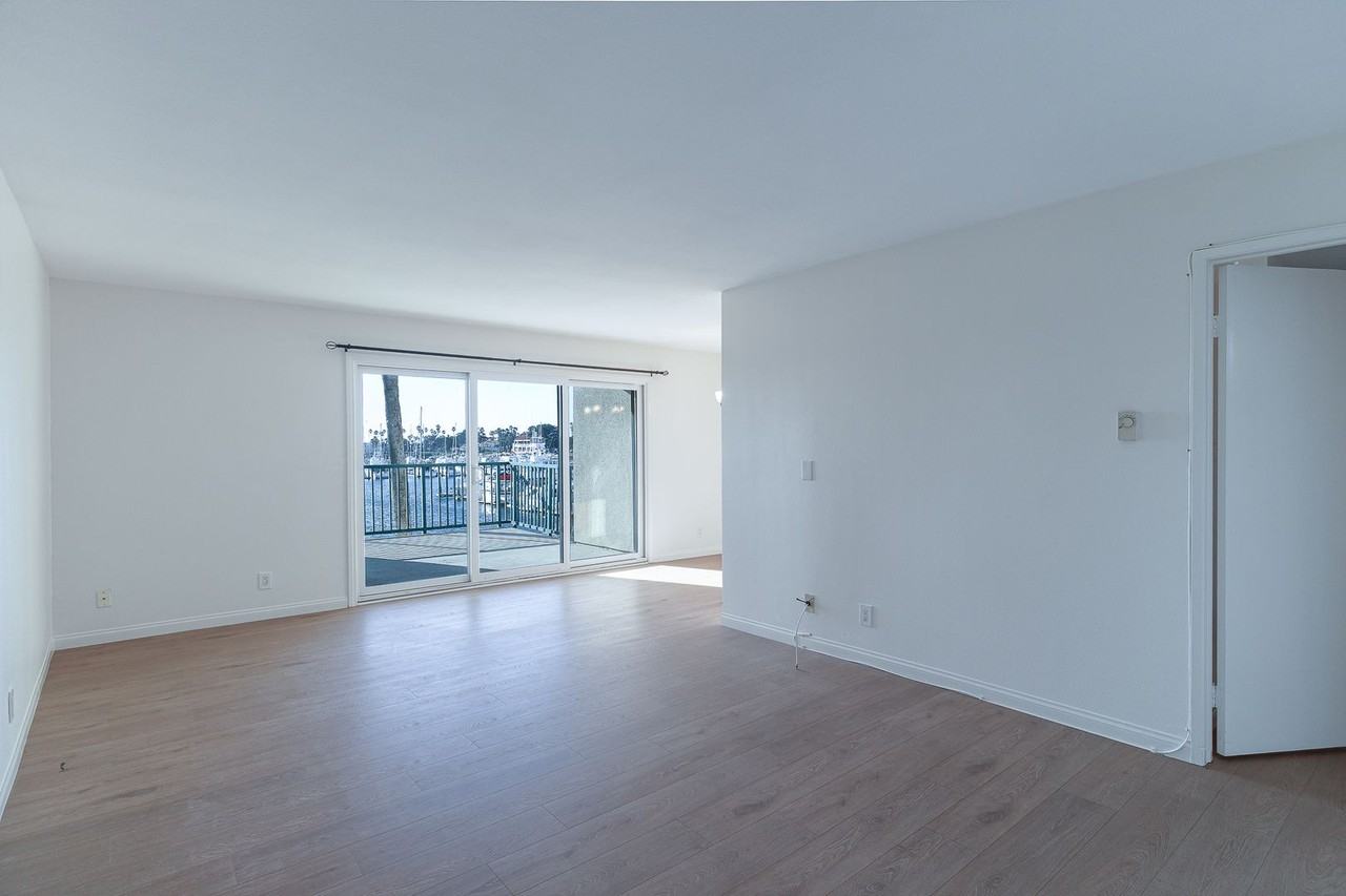 2901 2901 Peninsula 144 - Photo 2 of 30